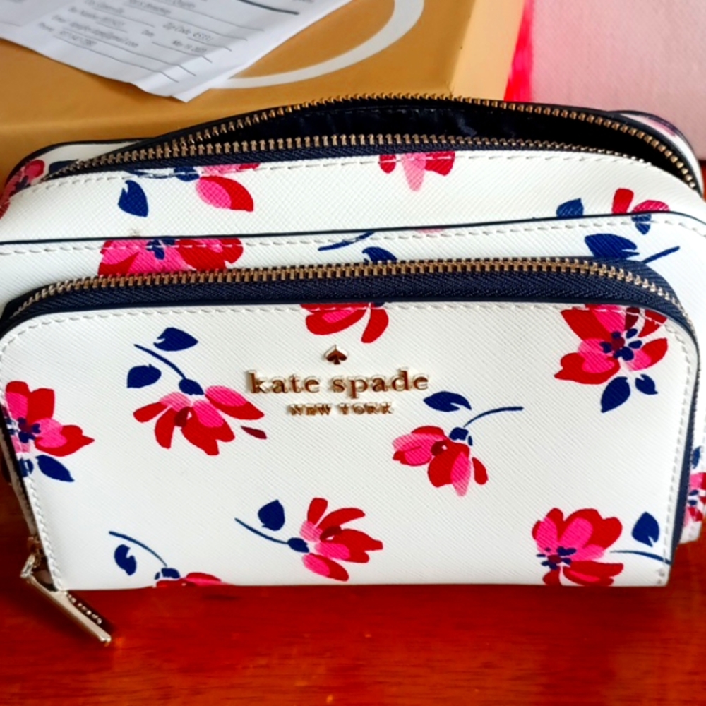 Kate spade crossbody  2 zippers card holder inside